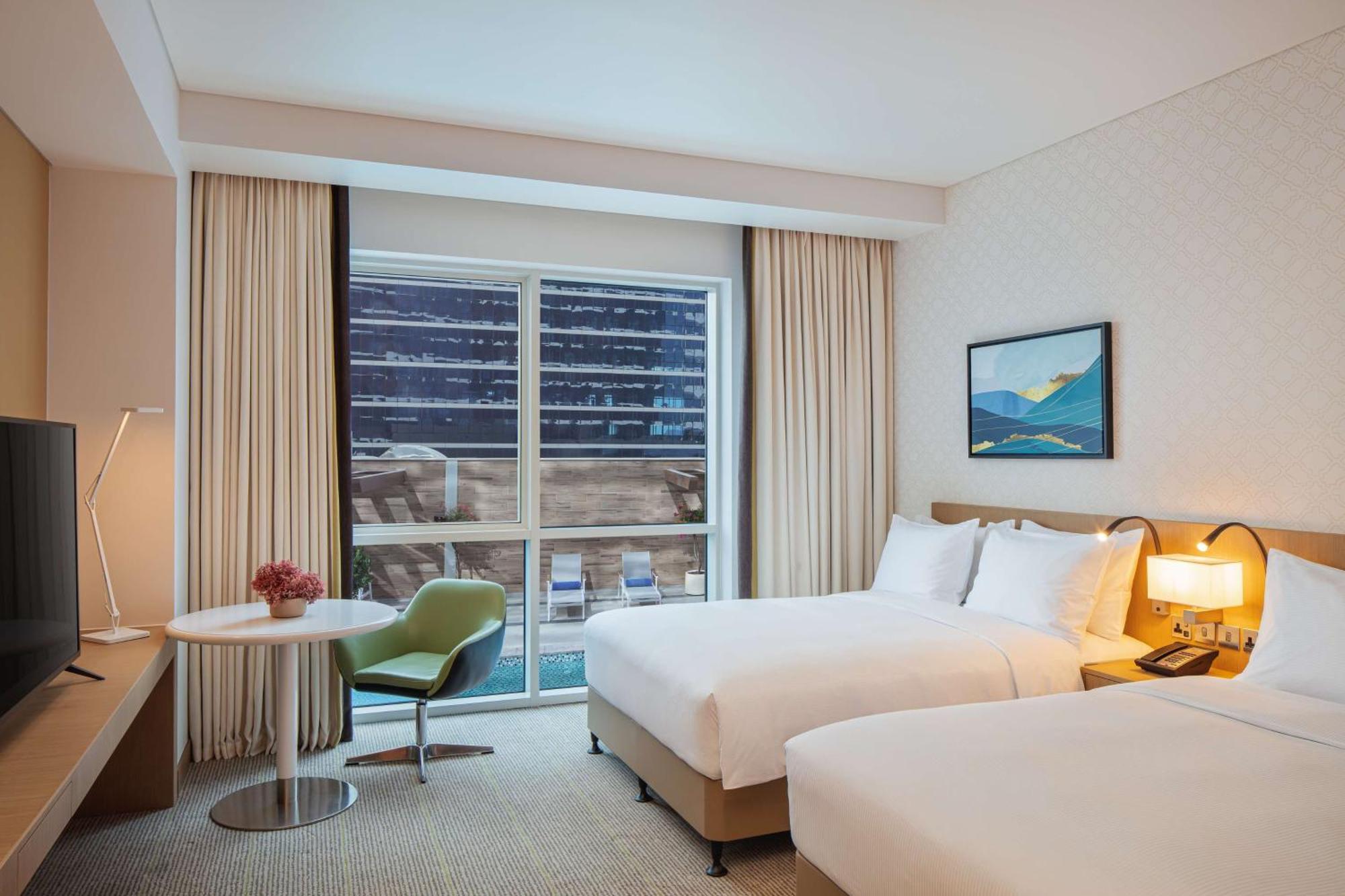 Doubletree By Hilton Fujairah City מראה חיצוני תמונה A room at the hotel