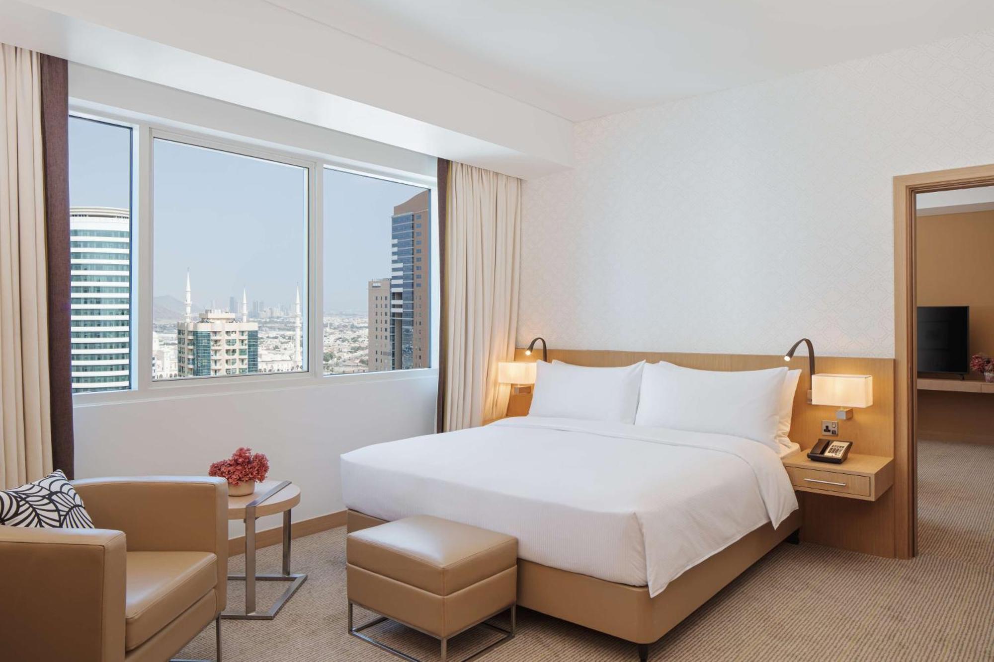 Doubletree By Hilton Fujairah City מראה חיצוני תמונה